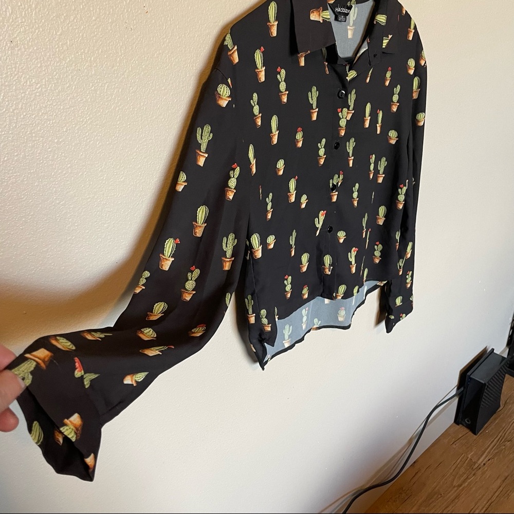 Cactus Print Button Down Top - Picture 2 of 11